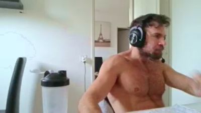 alpha_hunk na Cam4: slike in profil