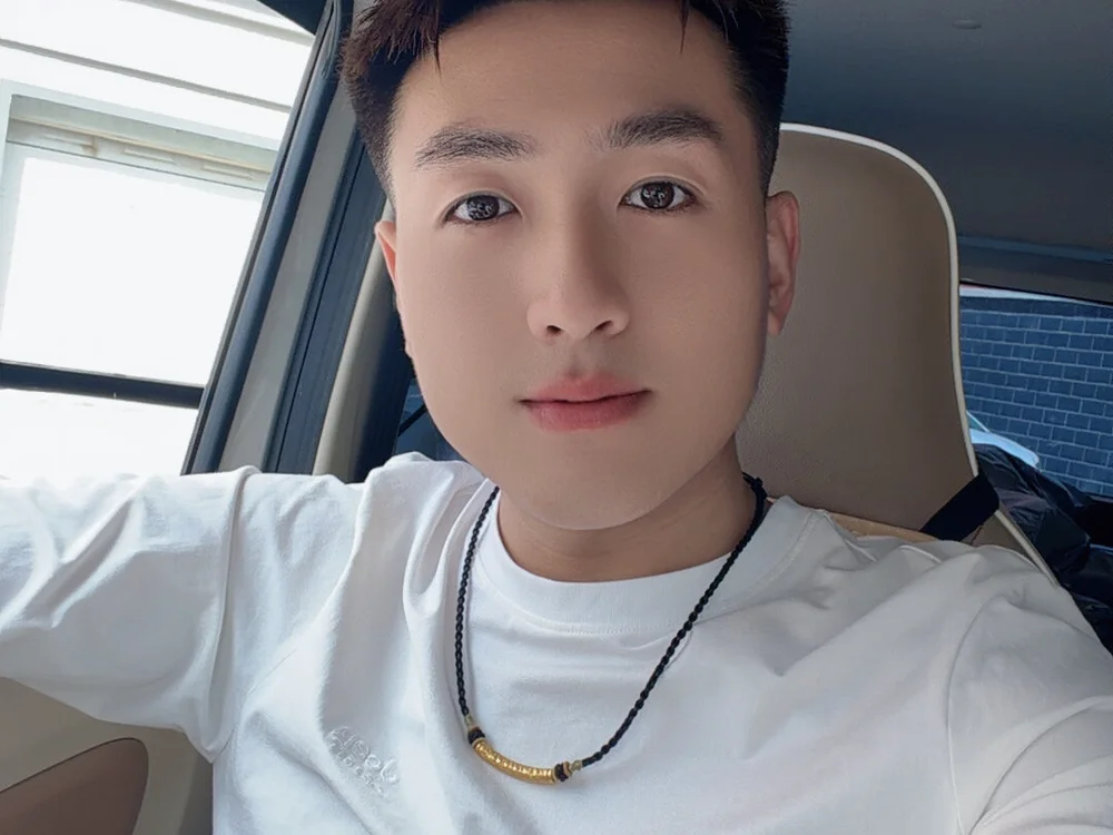 zhanghao980809 — Stripchat՝ լուսանկարներ և պրոֆիլ