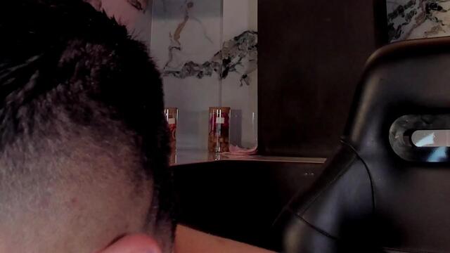 Preview photo of webcam model brian-kim on Flirt4Free