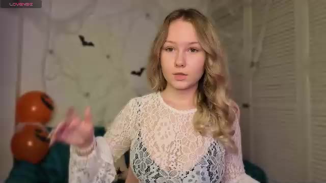 queenneee – Chaturbate modeli, fotoğraflar