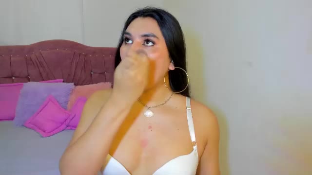 yourlatina_emely, model webcam de Chaturbate: fotos