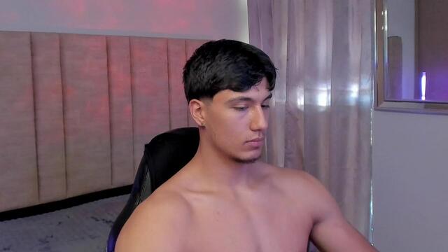 valkor-rian — Flirt4Free 直播模特：照片与资料