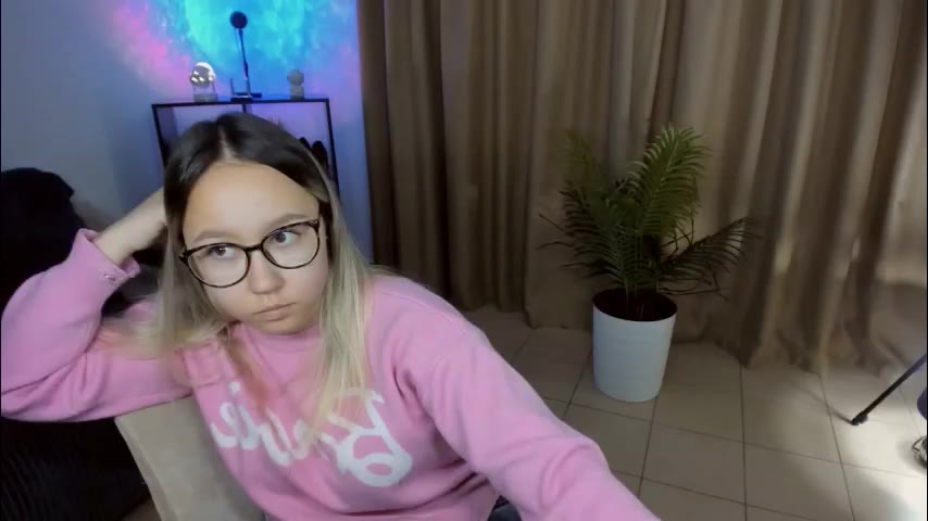 nikaseyr (LiveJasmin): fotod ja profiil