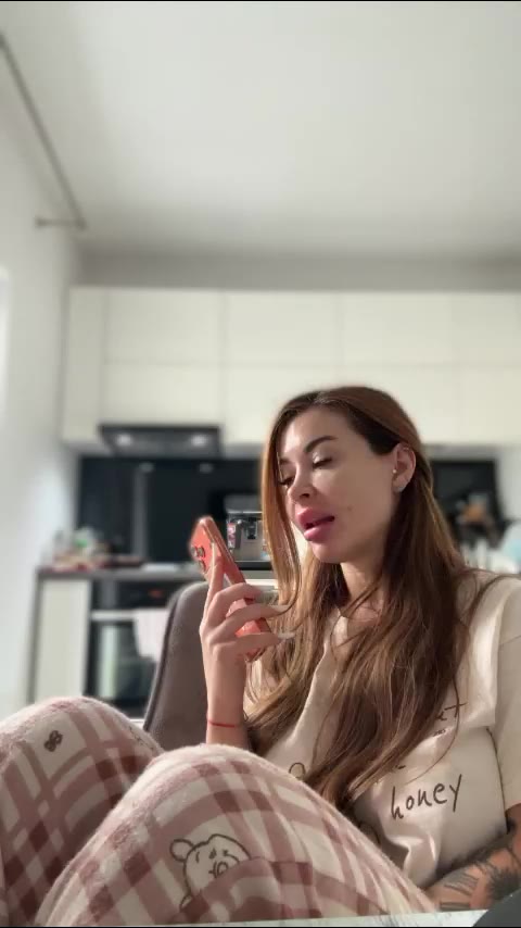 reynagomes – уебкам модел в LiveJasmin: снимки