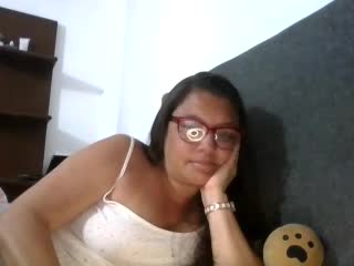 estelahot, webcammodell på XloveCam: bilder