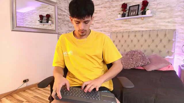 axel-draven (Flirt4Free): ảnh người mẫu webcam