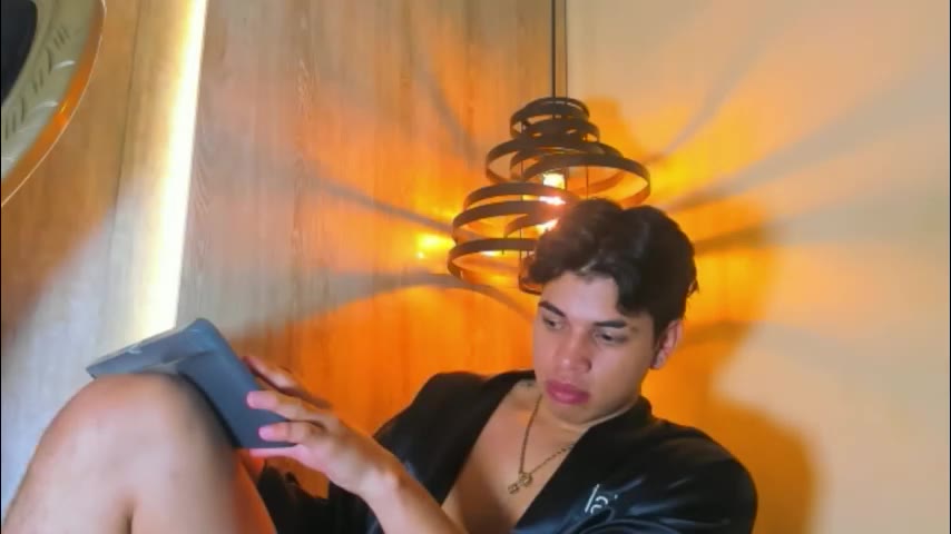benjaminmore – уебкам модел в LiveJasmin: снимки