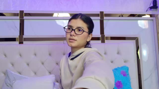missjuliaa_ – уебкам модел в Chaturbate: снимки