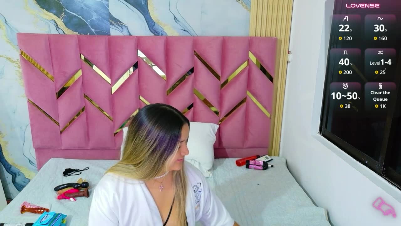 aliciabum, modelo webcam do XloveCam: fotos