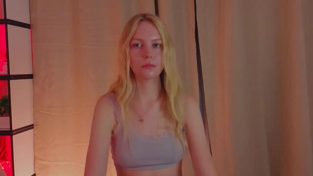 Preview photo of webcam model cecilia-baker on Flirt4Free