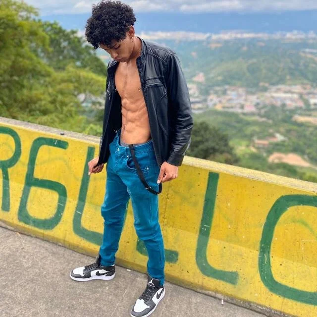 JJORDAN_BBC — Stripchat वेबकैम मॉडल: फ़ोटो