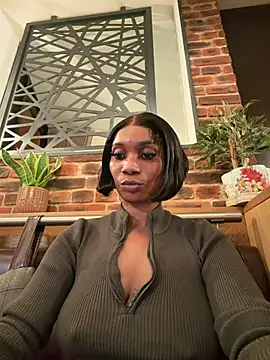 ___Nessa (Stripchat): fotod ja profiil