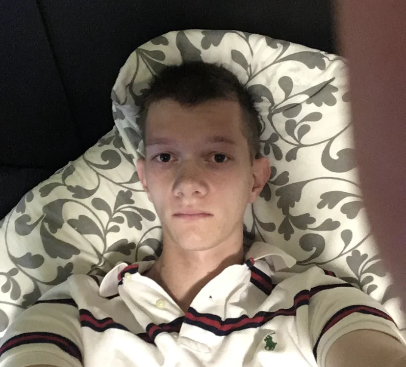 Cube933 – Webcam-Modell auf Stripchat