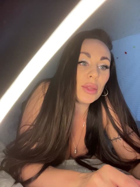 -hennessy-, webcammodel på BongaCams: fotos