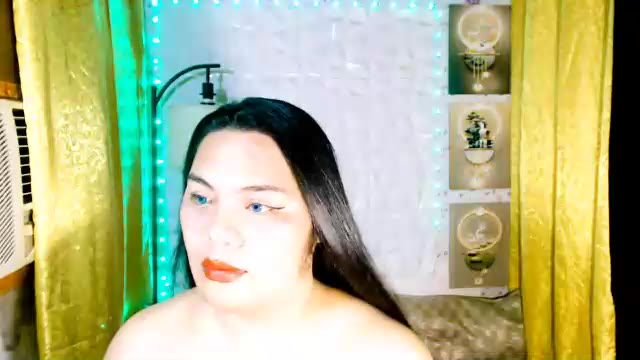 Фото вебкам-модели tsbrianabankhugecock на Chaturbate