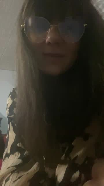 tilliana, modelo webcam de XloveCam: fotos