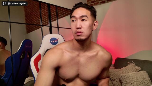 Preview photo of webcam model matteo-royale on Flirt4Free