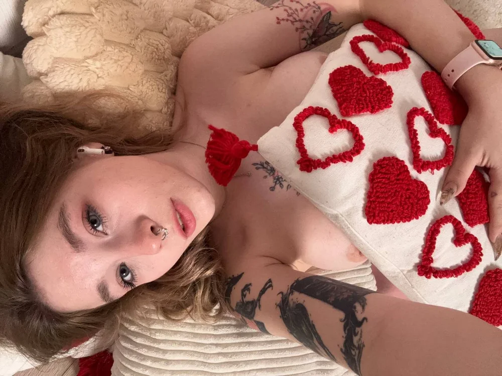 Preview photo of webcam model _NotYourSlut_ on Stripchat