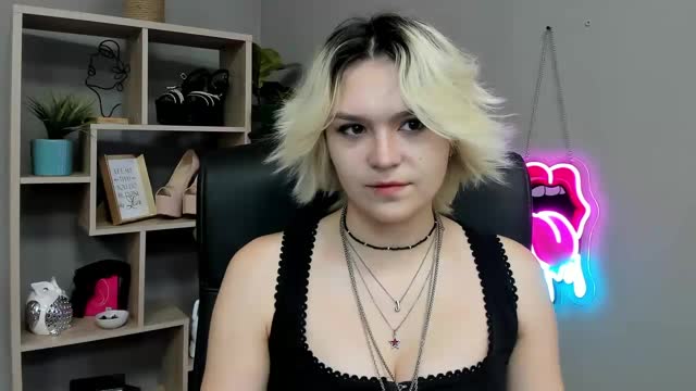 sweetlilyy ב-XloveCam: תמונות ופרופיל
