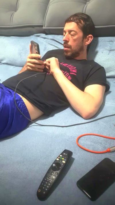uber_dot_pr, webcammodel på Cam4: fotos