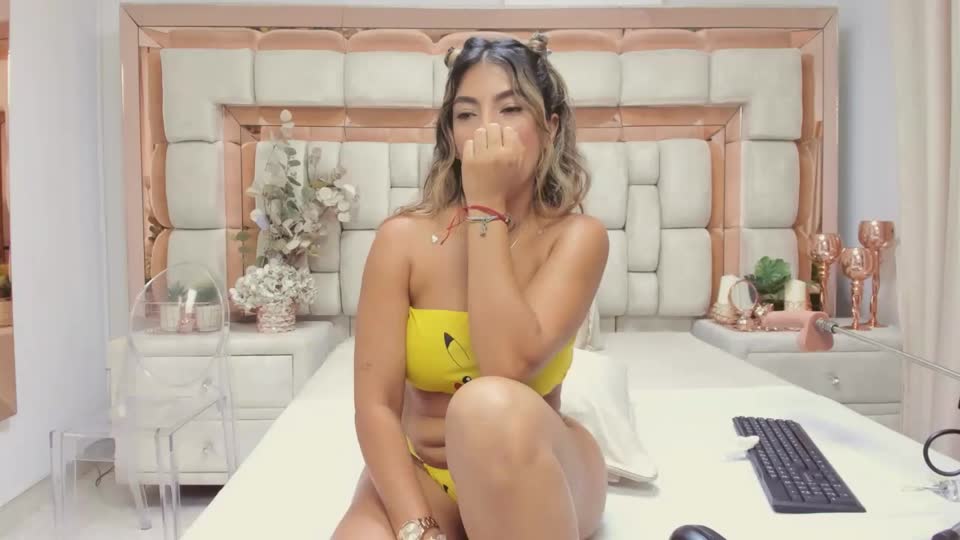 kendramiler na XloveCam: slike in profil