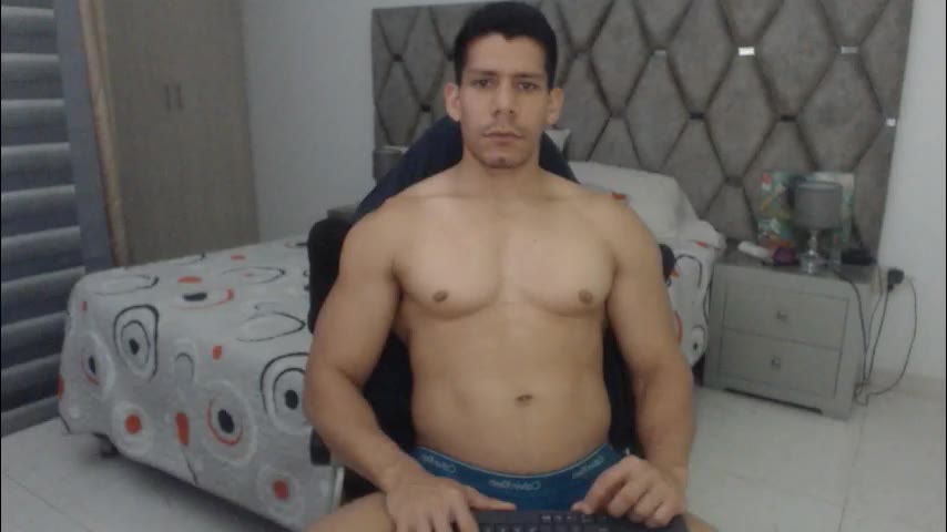 Preview photo of webcam model chuckmyeers on LiveJasmin