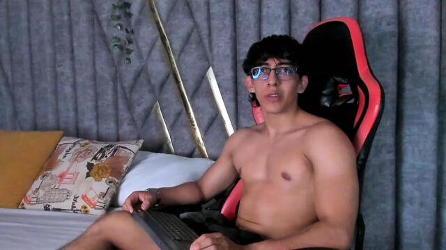 juliaan-ross – Webcam-Modell auf Flirt4Free