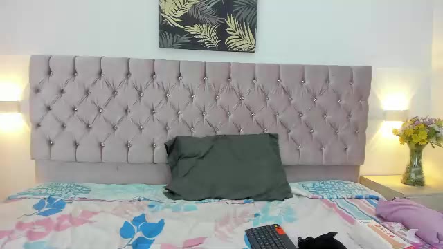 Preview photo of webcam model nicole_stevens on Chaturbate