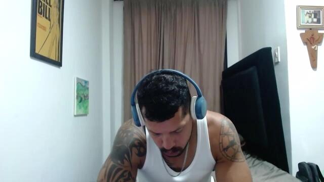 andrey-gorelov – Flirt4Free webkamerás modell