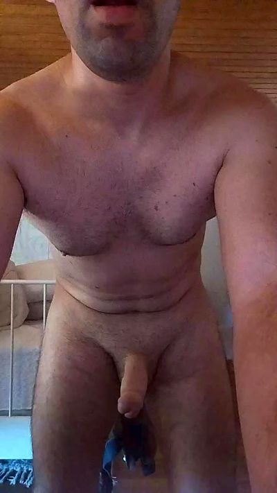 Preview photo of webcam model curioso26xxx on Cam4