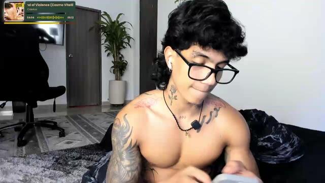 aress-damon – уебкам модел в Flirt4Free: снимки