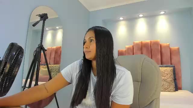 lou_rosse na Chaturbate: fotky a profil