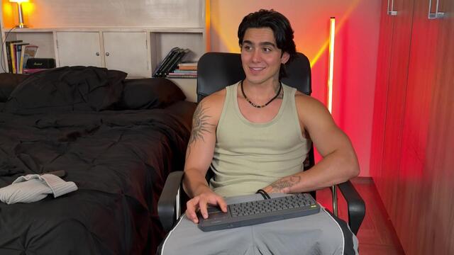 ethan-colt, μοντέλο webcam στο Flirt4Free