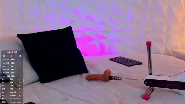 Preview photo of webcam model ella_mon on Chaturbate