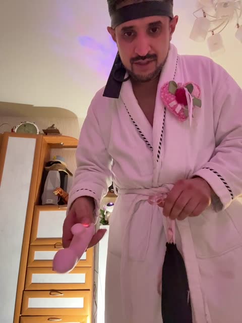 Preview photo of webcam model vip17coupledream on BongaCams