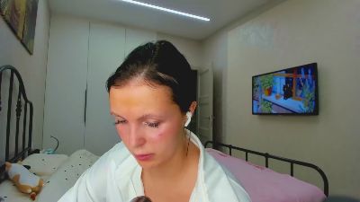 Preview photo of webcam model nieshalatorre on Cam4