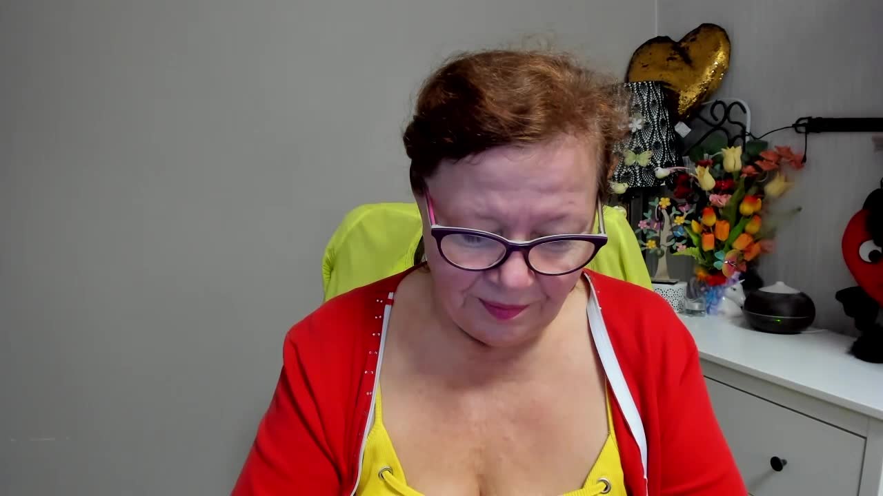 adeleloveex (XloveCam): nuotraukos, profilis