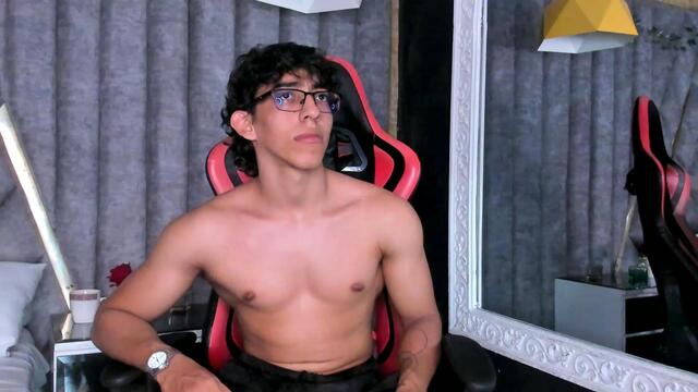 juliaan-ross – Webcam-Modell auf Flirt4Free