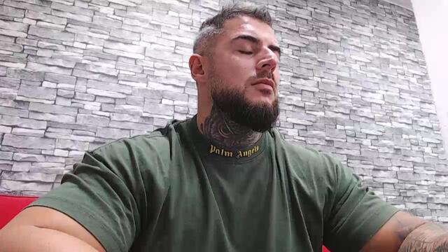 Preview photo of webcam model tudfwlch-y on Flirt4Free