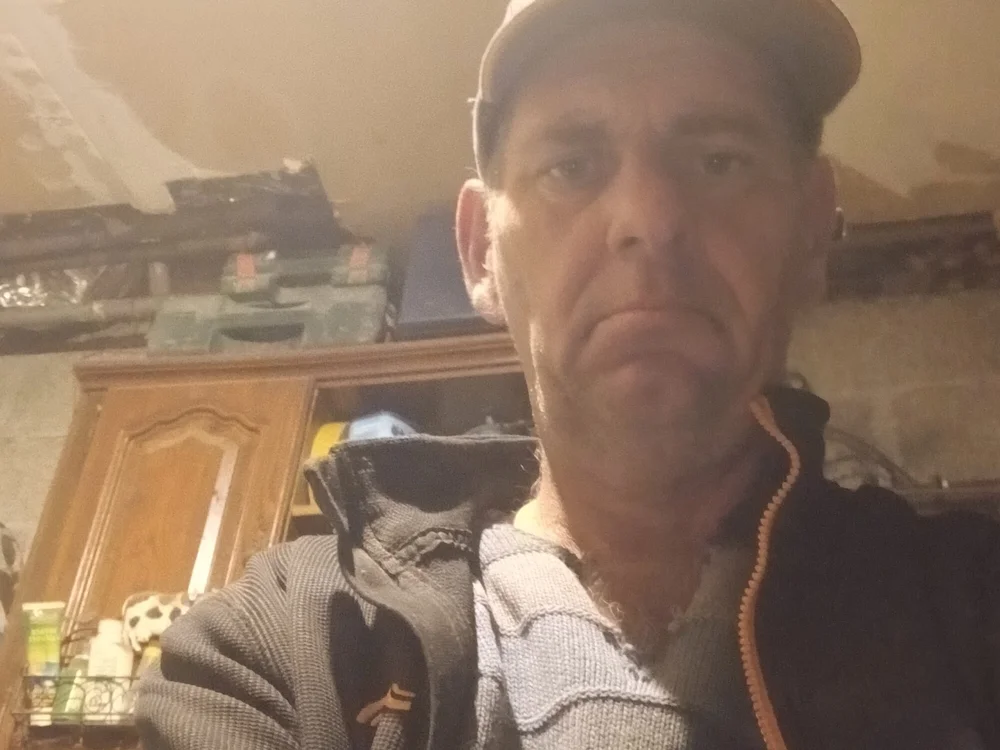 sebtin2411, webcammodell på Stripchat: bilder