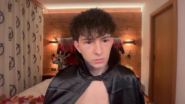 Preview photo of webcam model charlie-florenzi on Flirt4Free