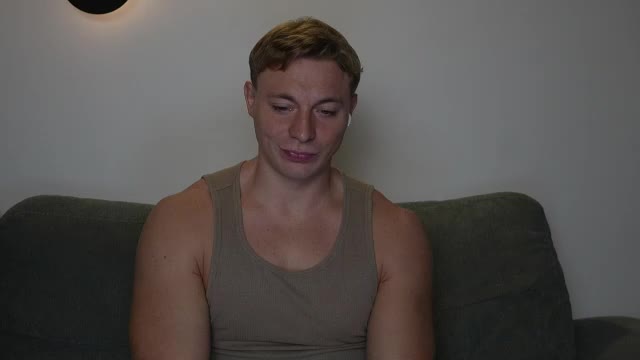 o_r_b_i_t: عارضة كاميرا ويب على Chaturbate