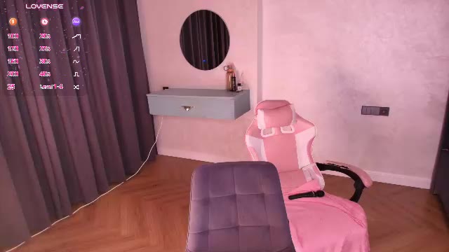 aiko_mainee, modèle webcam Chaturbate : photos
