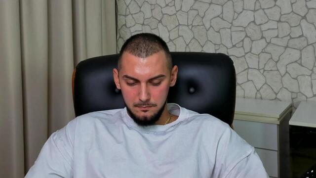 thomas-reds – Flirt4Free webkamerás modell