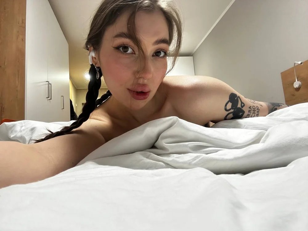 iampiggygirl_ — Stripchat वेबकैम मॉडल: फ़ोटो