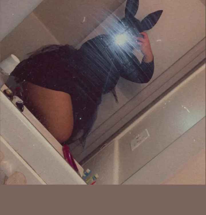 Iirosham (Stripchat): foto un profils