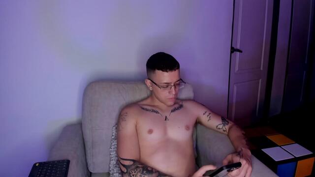 james-coltt — Flirt4Free वेबकैम मॉडल: फ़ोटो