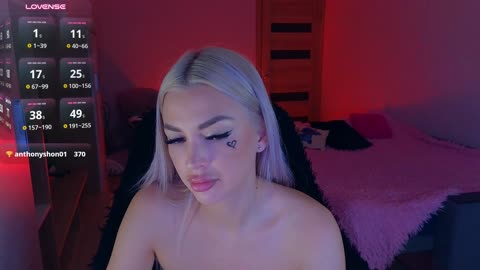 milanaomgreal, model webcam de BongaCams: fotos