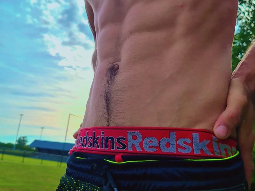 Preview photo of webcam model gioniro on Stripchat