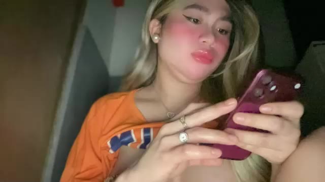 Preview photo of webcam model naughtyrosecum on Chaturbate